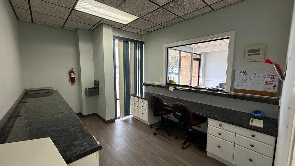 More Photos Of 1941 E 37th St, Odessa Office For Sale