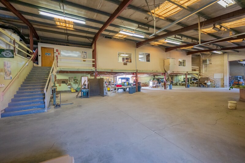 More Photos Of 6494 Windsor Island Rd N, Keizer Manufacturing For Lease