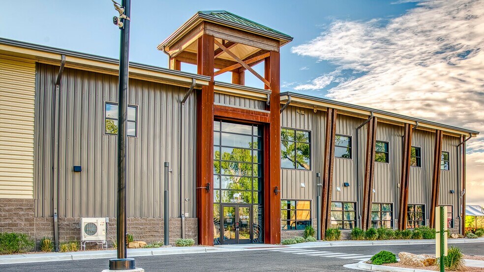 More Photos Of 1227 Mayfly Dr, Montrose Manufacturing For Sale