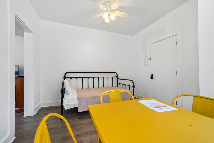 More Photos Of 741 Park Ave, Hot Springs Hotel For Sale