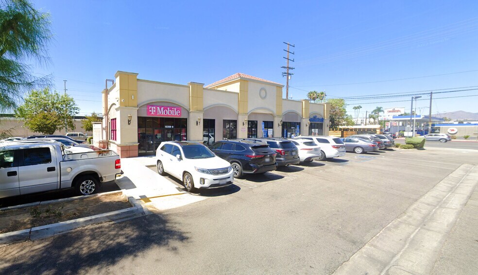 More Photos Of 15350 Nordhoff St, North Hills Storefront For Lease