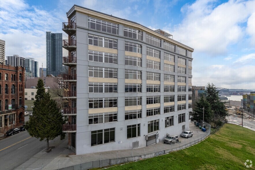 Primary Photo Of 2313 1st Ave, Seattle Apartments For Lease