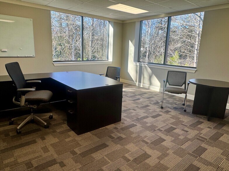 More Photos Of 6021 Wilkinson Blvd, Belmont Office Residential For Lease