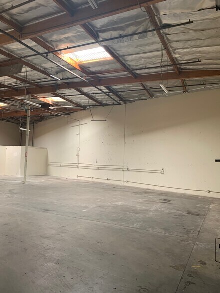 More Photos Of 100 S Reservoir St, Pomona Warehouse For Lease