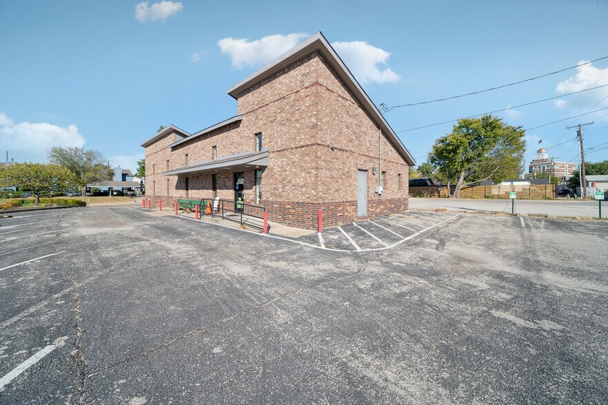 More Photos Of 508 E A St, Jenks Freestanding For Sale