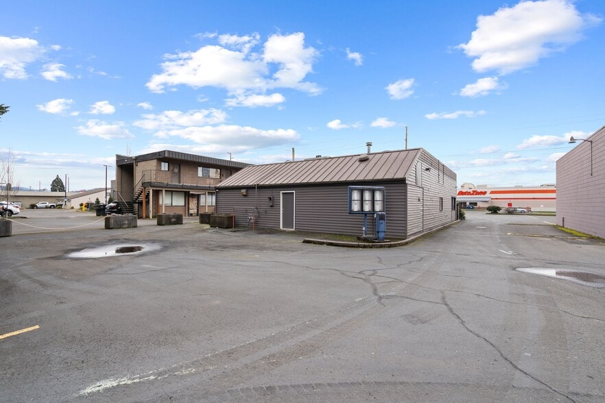 More Photos Of 1304 Ocean Beach Hwy, Longview Storefront Retail Office For Sale