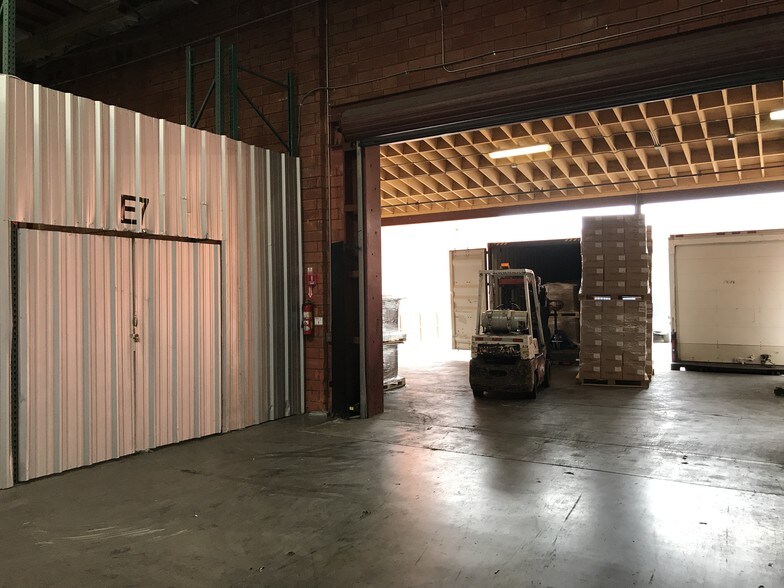 More Photos Of 1919 Vineburn Ave, Los Angeles Warehouse For Lease