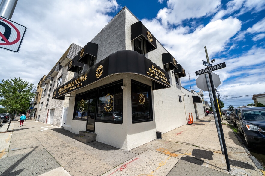 More Photos Of 990 Broadway, Bayonne Restaurant For Sale