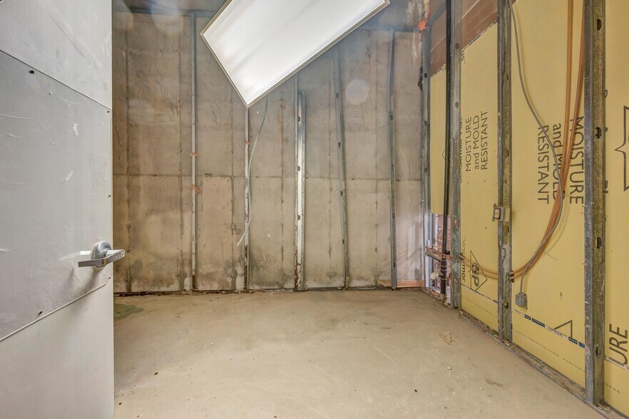 More Photos Of 53 Lake Avenue Ext, Danbury Office For Lease