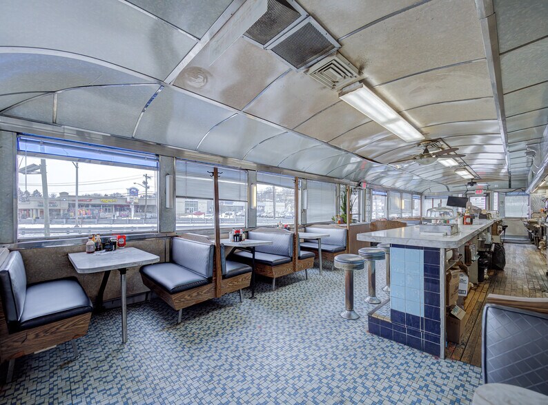 More Photos Of 464 State Rt 17, Hasbrouck Heights Restaurant For Sale