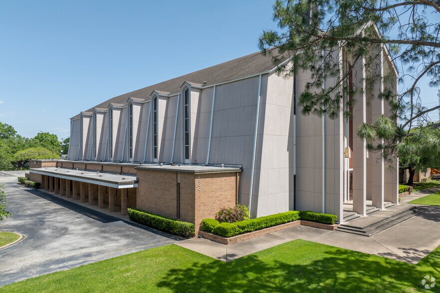 More Photos Of 4300 W Bellfort St, Houston Schools For Lease