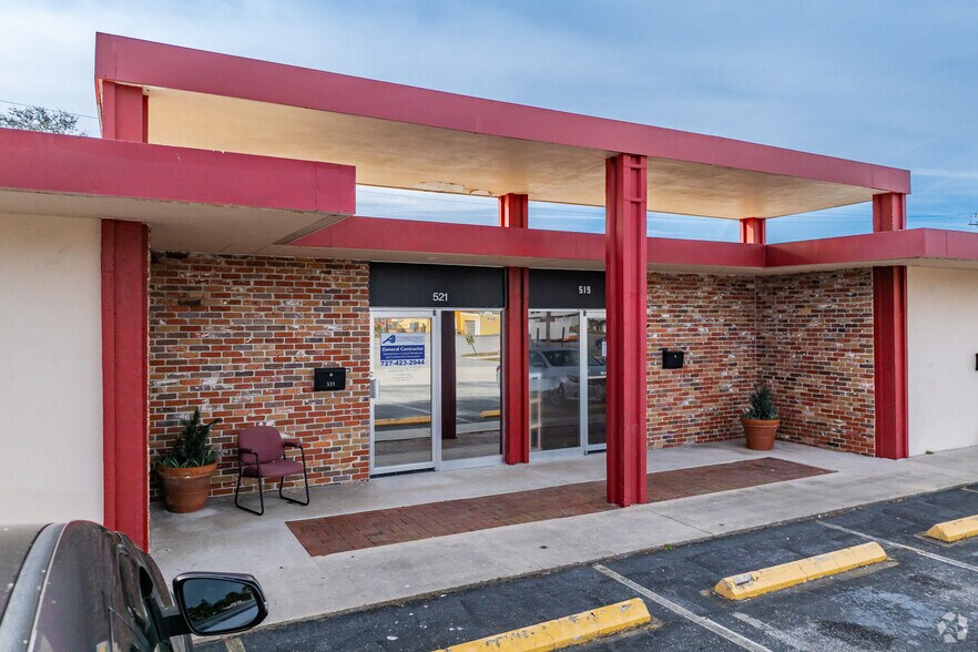 More Photos Of 501-527 S Paula Dr, Dunedin Office For Lease