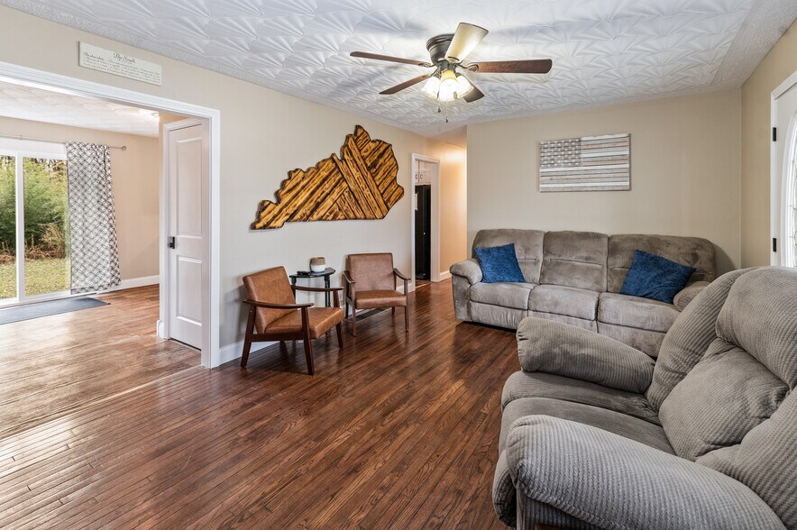 More Photos Of 3625 New Shepherdsville Rd, Bardstown Flex For Sale