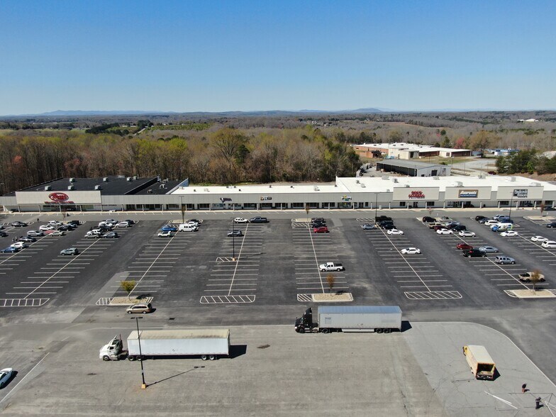 More Photos Of 1569 N Aspen St, Lincolnton Unknown For Lease