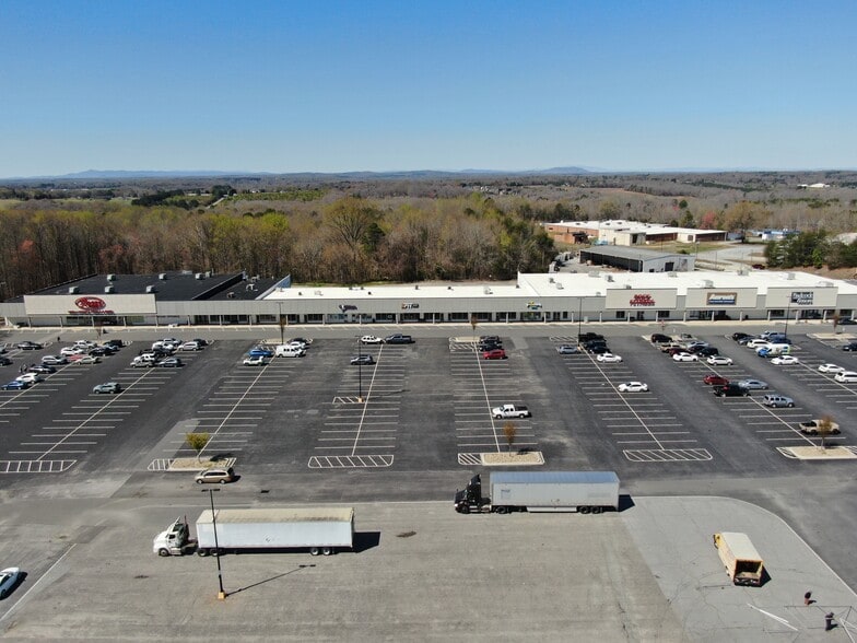 More Photos Of 1569 N Aspen St, Lincolnton Unknown For Lease