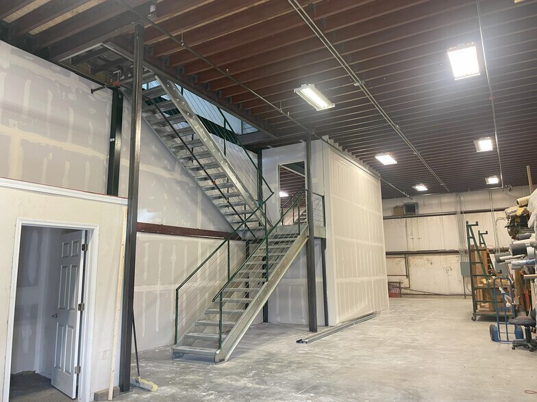 More Photos Of 8531 S 700 W, Sandy Manufacturing For Lease