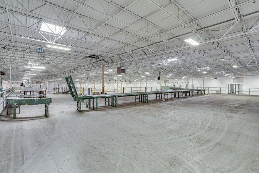 More Photos Of 2600 Buford Hwy, Buford Distribution For Lease