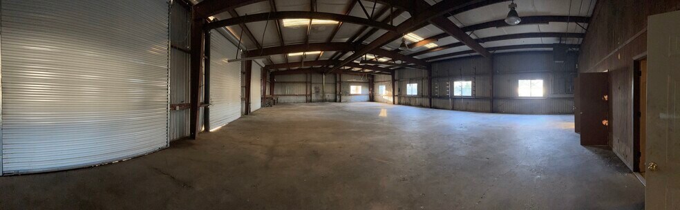 More Photos Of 854 Highway 397, Lake Charles Warehouse For Lease