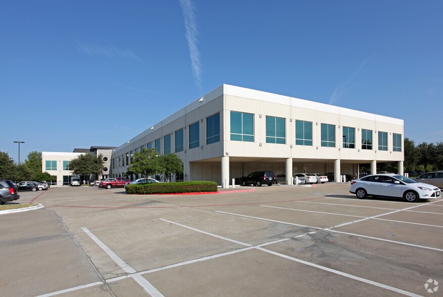 More Photos Of 8650 Freeport Pky, Irving Office For Lease