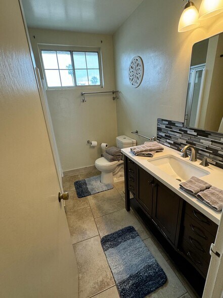 More Photos Of 8436 Blackburn Ave, Los Angeles Apartments For Sale