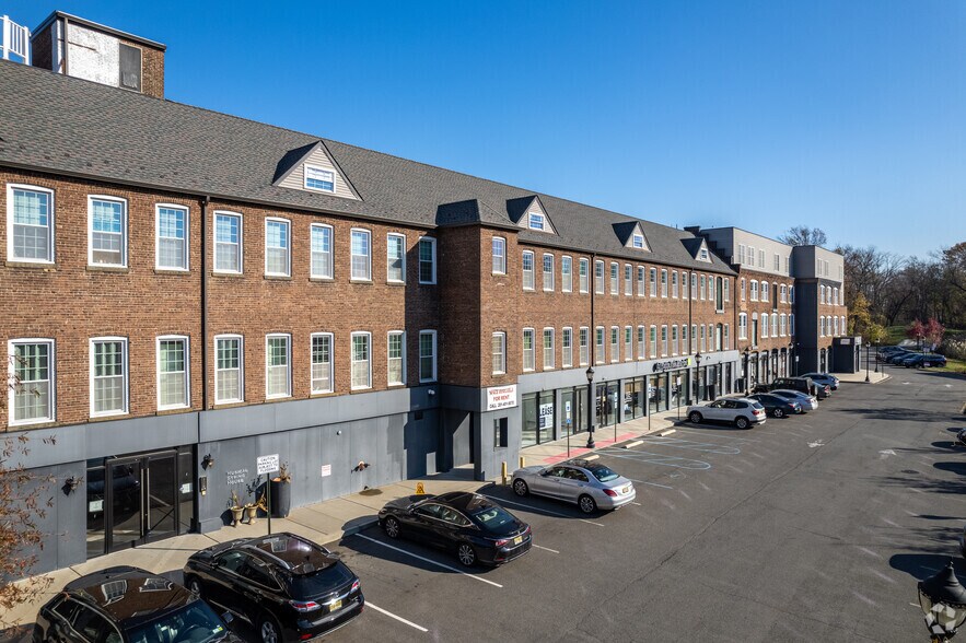 More Photos Of 120 Georges Rd, New Brunswick Apartments For Sale