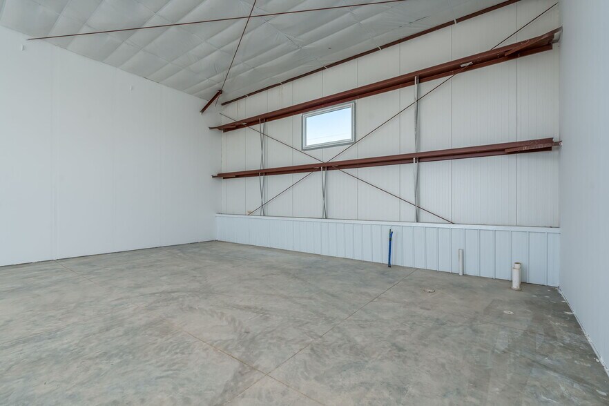 More Photos Of 3021 Evergreen Trl, Mankato Warehouse For Sale
