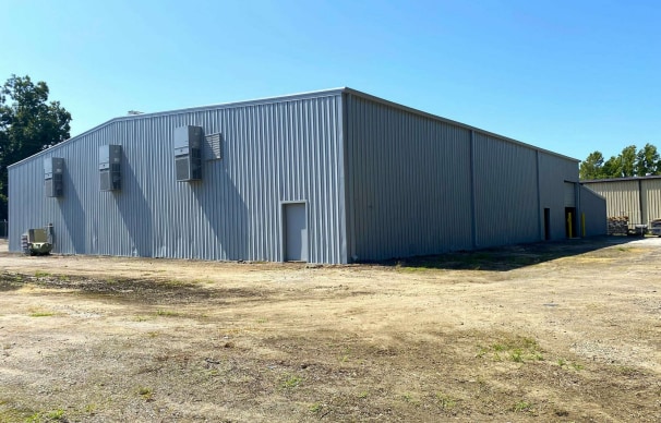 More Photos Of 104 Bombay Dr, Columbia Warehouse For Lease