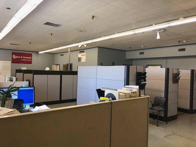 More Photos Of 127 W 28th St, Charlotte Warehouse For Lease