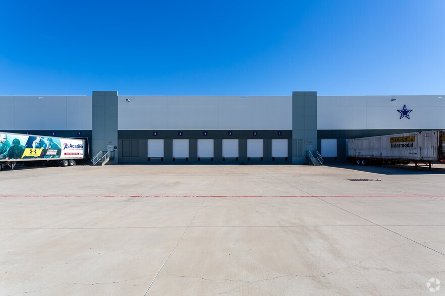 More Photos Of 2500 Regent Blvd, Dallas Distribution For Lease