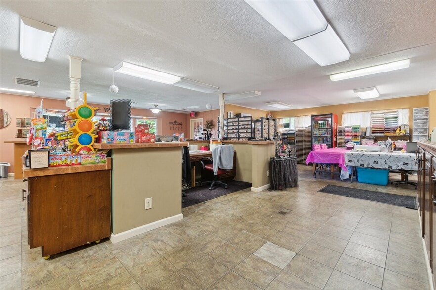 More Photos Of 4344 Richfield Rd, Flint Office For Sale
