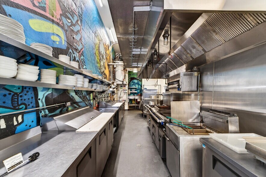 More Photos Of 2401 Kettner Blvd, San Diego Restaurant For Lease