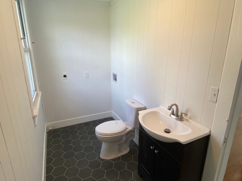 More Photos Of 105 Willowbrook Rd, South Abington Office Residential For Lease