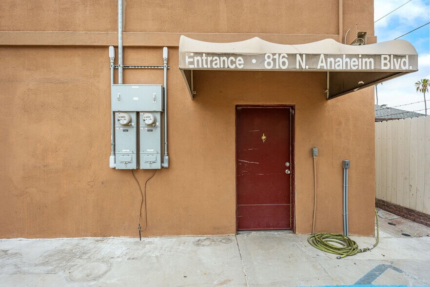 More Photos Of 814-816 N Anaheim Blvd, Anaheim Freestanding For Sale
