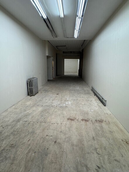 More Photos Of 385 7th Ave, Brooklyn Storefront Retail Residential For Lease