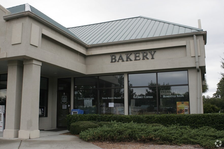More Photos Of 17 Sherington Dr, Bluffton Storefront Retail Office For Lease
