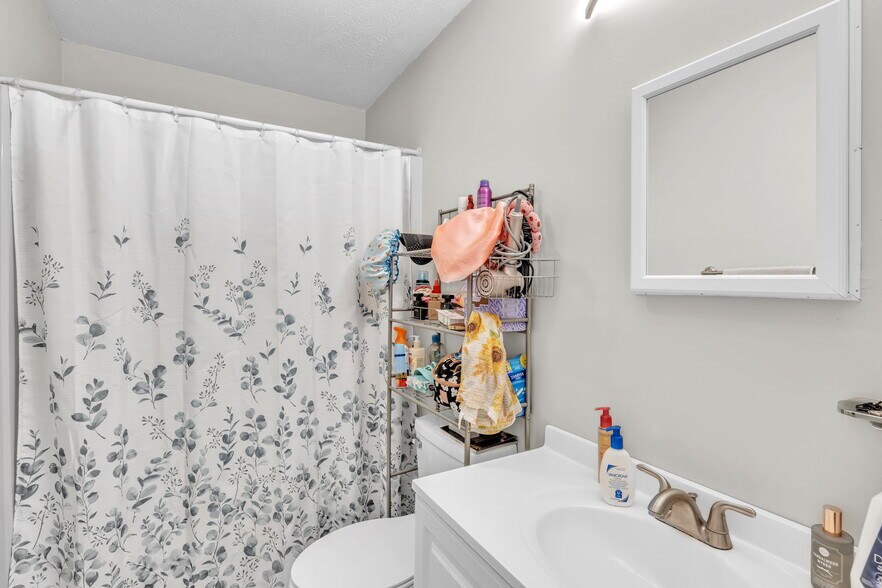 More Photos Of 506 Ellis st, Jefferson City Apartments For Sale