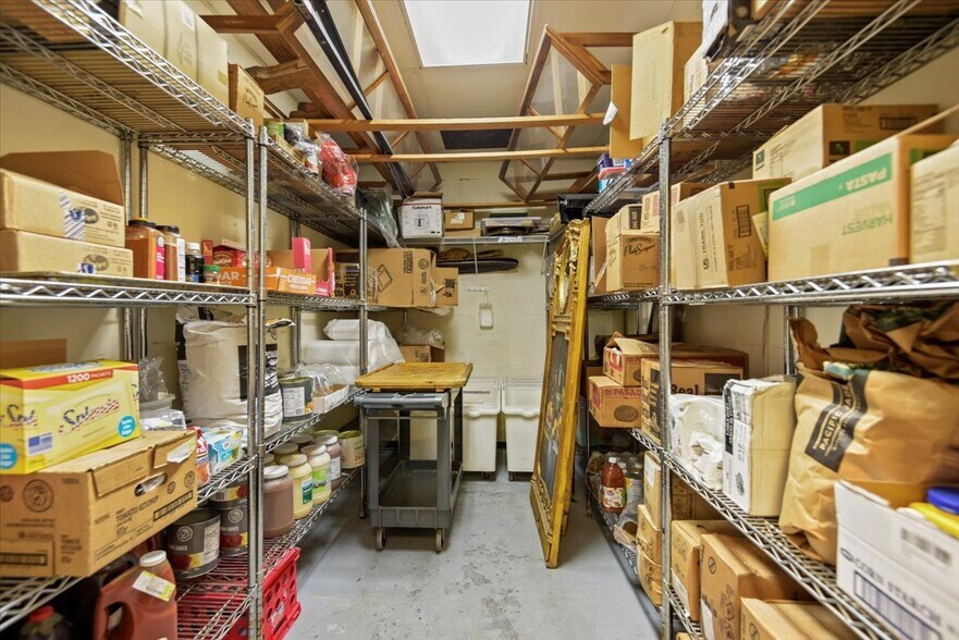 More Photos Of 201 Laurel St, Conway Restaurant For Sale