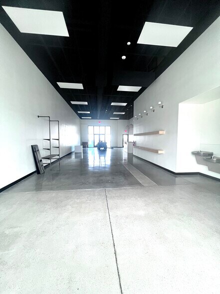 More Photos Of 2440 S Main St, Woods Cross General Retail For Sale