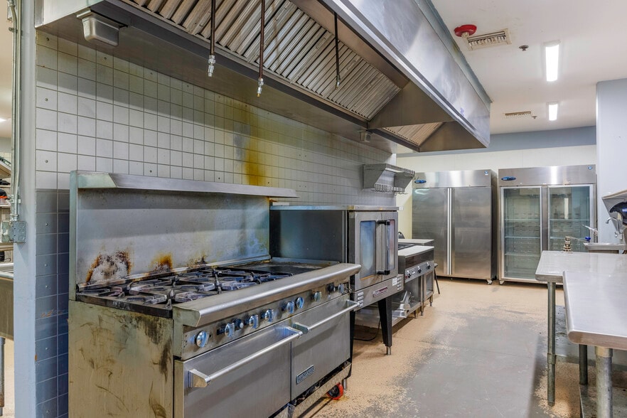More Photos Of 16286 S Sunland Gin Rd, Arizona City Rehabilitation Center For Sale
