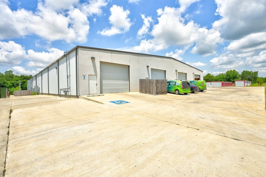 More Photos Of 1158 N Birch Ave, Broken Arrow Flex For Lease