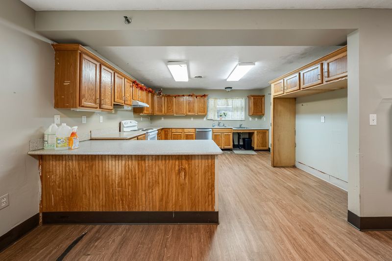 More Photos Of 80 Miller St, Centerburg Congregate Senior Housing For Sale