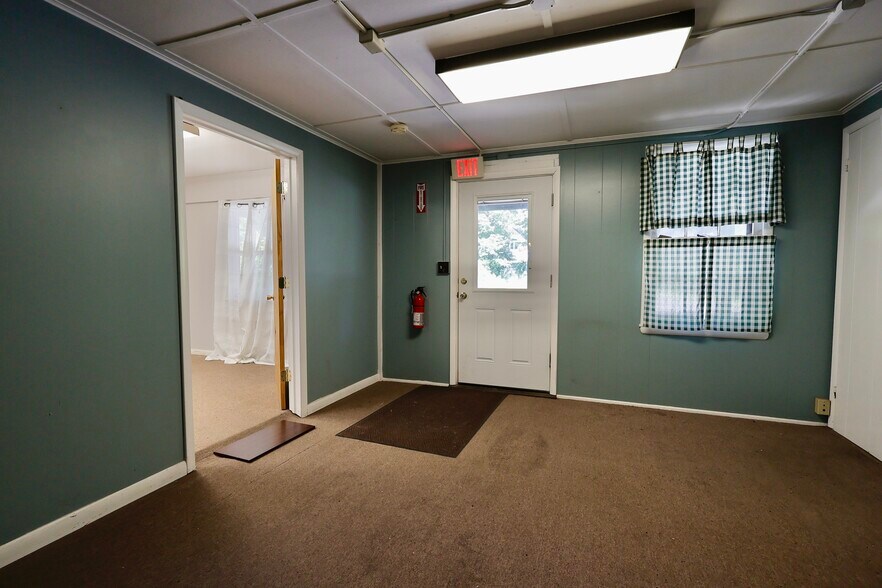 More Photos Of 72 Main St, Delhi Office Residential For Sale