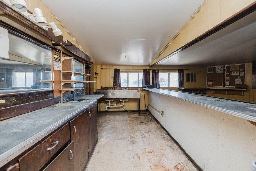 More Photos Of 1610 W 6th Ave, El Dorado General Retail For Sale