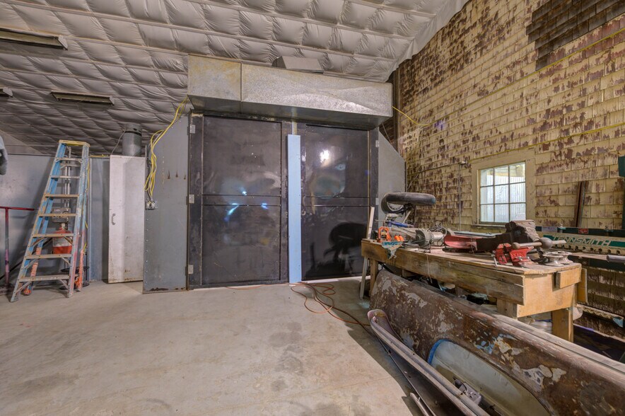 More Photos Of US Route 1 Atlantic Highway, Edgecomb Light Manufacturing For Sale