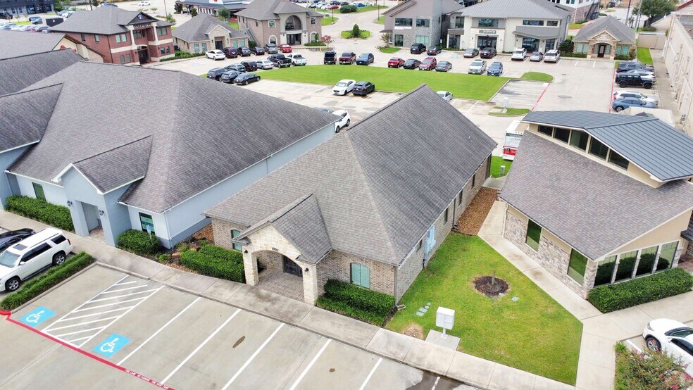 More Photos Of 620 S Peek Rd, Katy Medical For Sale