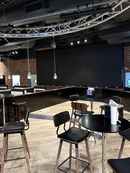 More Photos Of 261 Indian Lake Blvd, Hendersonville Unknown For Lease