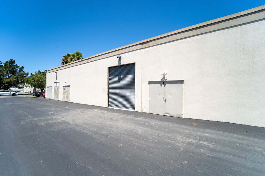 More Photos Of 1296-1306 Reamwood Ave, Sunnyvale Flex For Lease