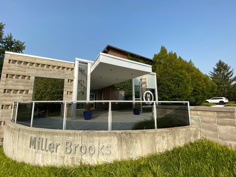 More Photos Of 11712 N Michigan Rd, Zionsville Office For Sale