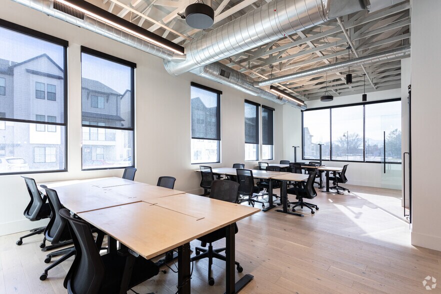 More Photos Of 412 W Rivers Edge Dr, Provo Coworking Space