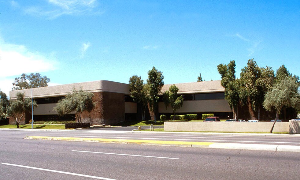 More Photos Of 2702 N 44th St, Phoenix Office For Sale